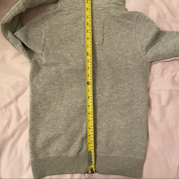 Aritzia TNA comfy hoodie - Picture 10 of 10